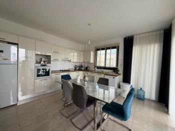 Güzelyurt'da Aylık Ödemeli  Kiralık Full Eşyalı Lüxs Daire