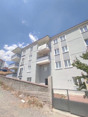 GÜVENAY - ÇORUM BAHÇELİEVLER İPEKLİ BAĞLAR ANAOKULU CİVARI 3+1 KİRALIK DAİRE