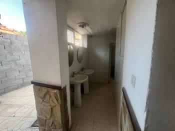 LEFKOŞA SURLARİÇİNDE TÜRK MALI SARITAŞ YAPI SATILIK EV 