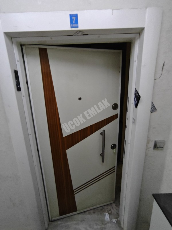 * AFYON ÜÇOK EMLAKTAN ERENLER MAH 2+0 50M² EŞYALI ASANSÖRLÜ KİRALIK DAİRE *