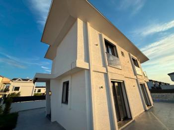 Didim'de Satılık Ayrı Mutfaklı 3+1 Villa