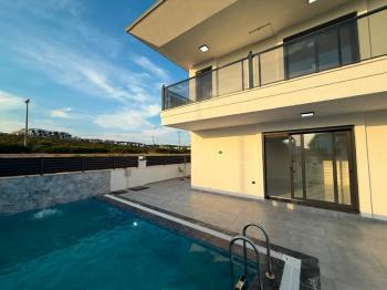 Didim'de Satılık Ayrı Mutfaklı 3+1 Villa