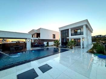 Didim'de Satılık Tam Müstakil 4+1 Ayrı Mutfaklı Villa