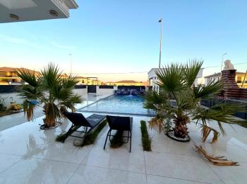 Didim'de Satılık Tam Müstakil 4+1 Ayrı Mutfaklı Villa