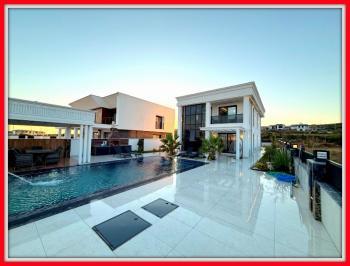 Didim'de Satılık Tam Müstakil 4+1 Ayrı Mutfaklı Villa