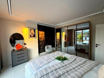 Didim'de Satılık Tam Müstakil 4+1 Ayrı Mutfaklı Villa