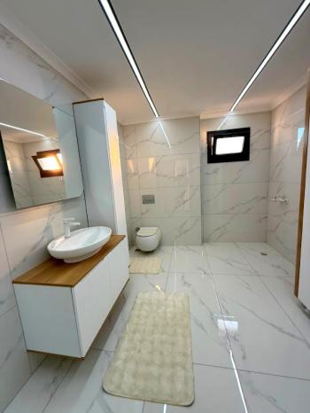 Didim'de Satılık Tam Müstakil 4+1 Ayrı Mutfaklı Villa