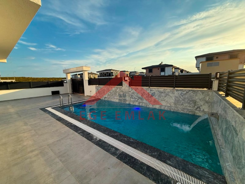Didim'de Satılık Ayrı Mutfaklı 3+1 Villa