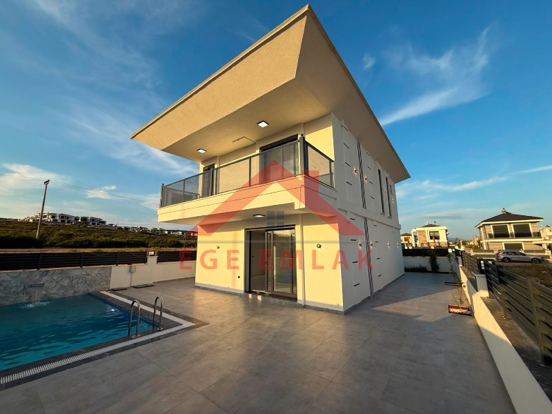 Didim'de Satılık Ayrı Mutfaklı 3+1 Villa