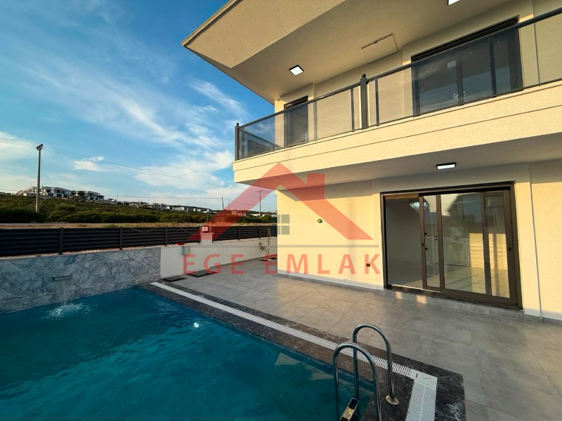 Didim'de Satılık Ayrı Mutfaklı 3+1 Villa