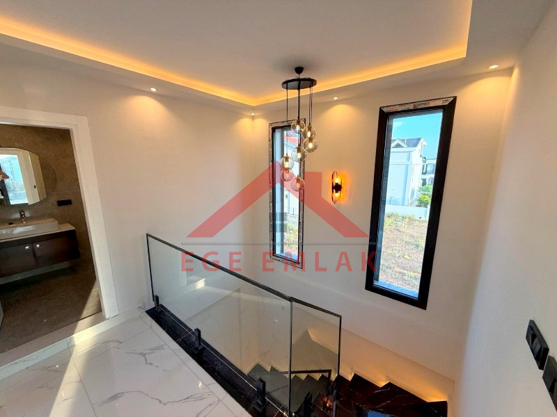 Didim'de Satılık Ayrı Mutfaklı 3+1 Villa