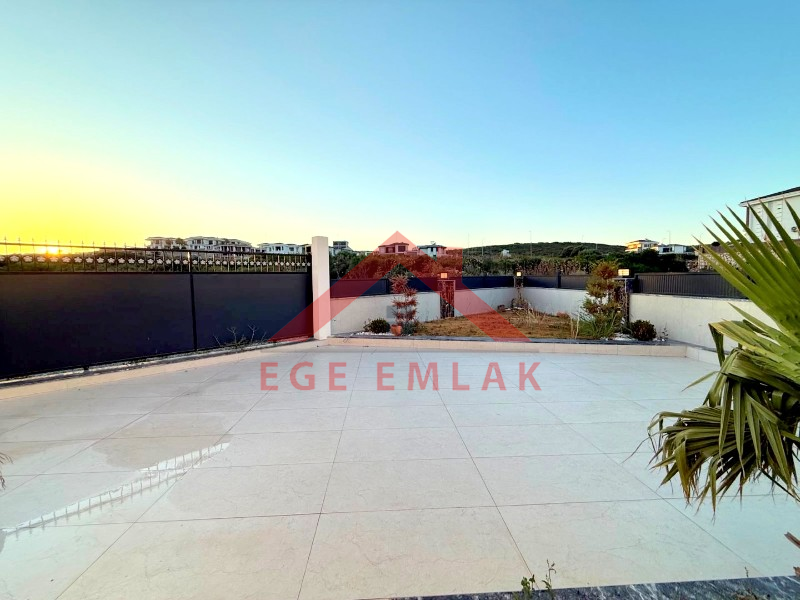 Didim'de Satılık Tam Müstakil 4+1 Ayrı Mutfaklı Villa