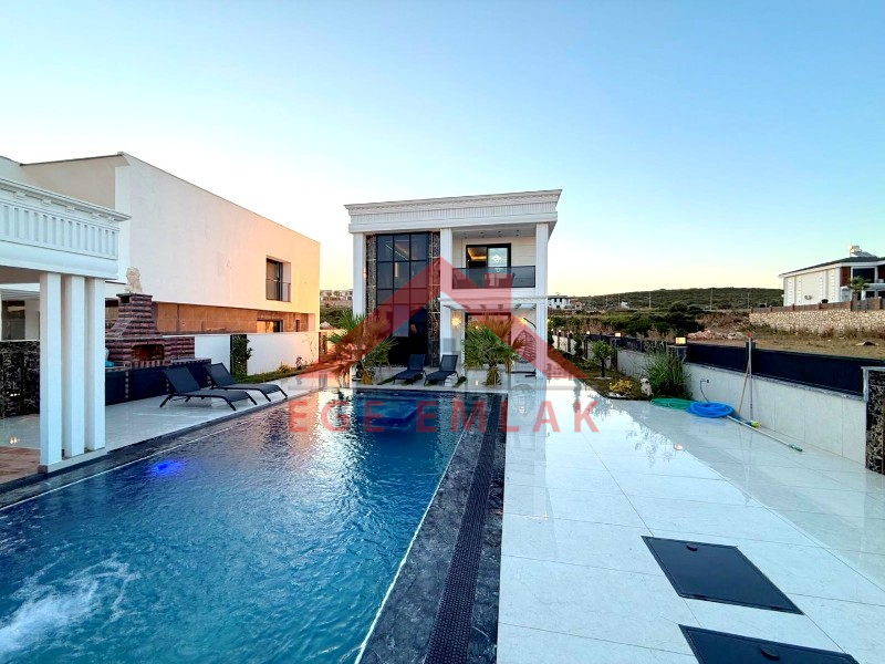 Didim'de Satılık Tam Müstakil 4+1 Ayrı Mutfaklı Villa