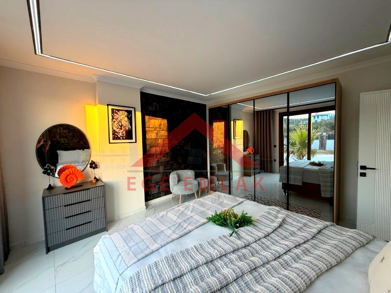Didim'de Satılık Tam Müstakil 4+1 Ayrı Mutfaklı Villa