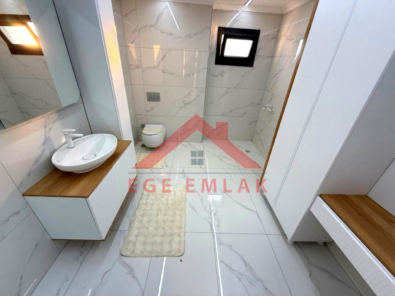 Didim'de Satılık Tam Müstakil 4+1 Ayrı Mutfaklı Villa