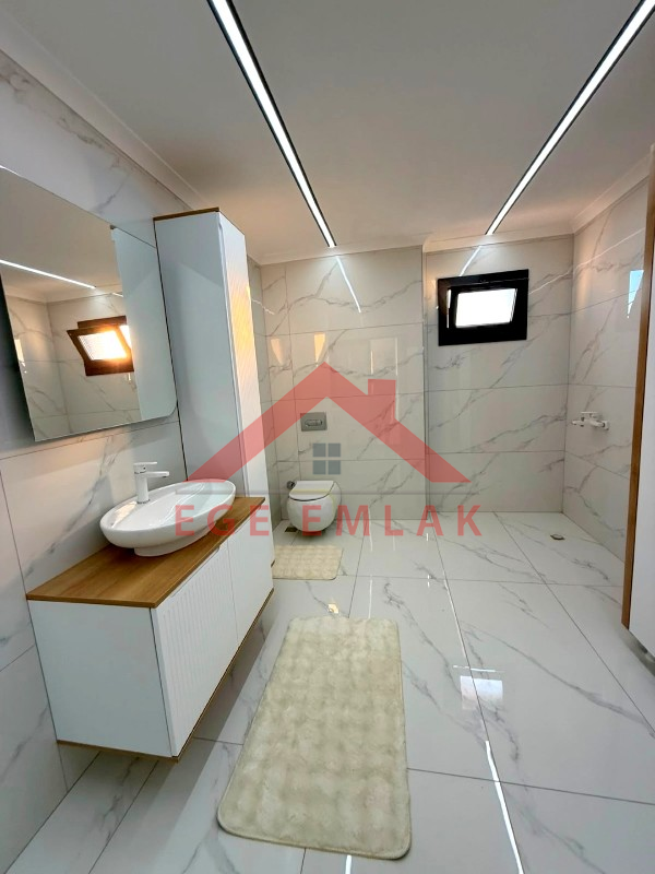 Didim'de Satılık Tam Müstakil 4+1 Ayrı Mutfaklı Villa