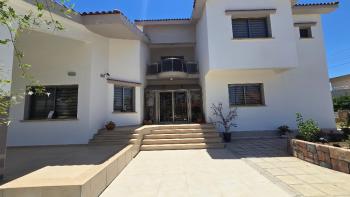 Gazimağusa Yeni Boğaziçi’nde Satılık 4+2 Müstakil Villa