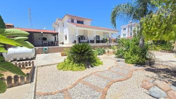 Gazimağusa Yeni Boğaziçi’nde Satılık 4+2 Müstakil Villa