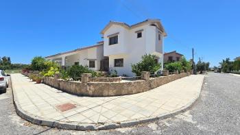 Gazimağusa Yeni Boğaziçi’nde Satılık 4+2 Müstakil Villa