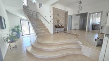 Gazimağusa Yeni Boğaziçi’nde Satılık 4+2 Müstakil Villa