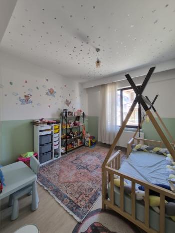 * AFYON ÜÇOK EMLAKTAN NAZMİ SAATÇİ MAH 3+1 127M² ASANSÖRLÜ EBEVEYN BANYOLU KİRALIK DAİRE *