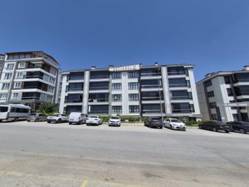 * AFYON ÜÇOK EMLAKTAN NAZMİ SAATÇİ MAH 3+1 127M² ASANSÖRLÜ EBEVEYN BANYOLU KİRALIK DAİRE *