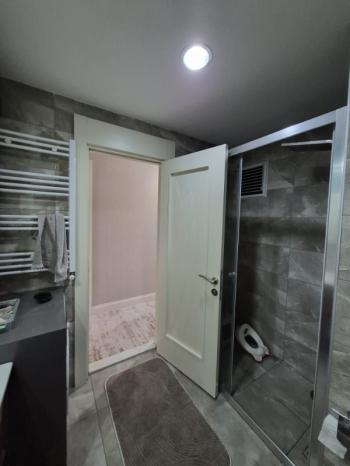 * AFYON ÜÇOK EMLAKTAN NAZMİ SAATÇİ MAH 3+1 127M² ASANSÖRLÜ EBEVEYN BANYOLU KİRALIK DAİRE *