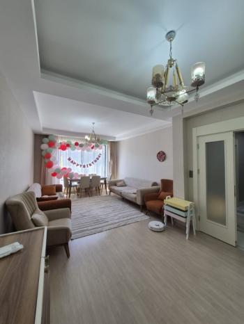 * AFYON ÜÇOK EMLAKTAN NAZMİ SAATÇİ MAH 3+1 127M² ASANSÖRLÜ EBEVEYN BANYOLU KİRALIK DAİRE *