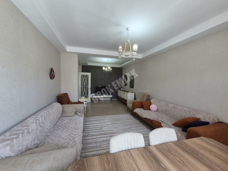 * AFYON ÜÇOK EMLAKTAN NAZMİ SAATÇİ MAH 3+1 127M² ASANSÖRLÜ EBEVEYN BANYOLU KİRALIK DAİRE *