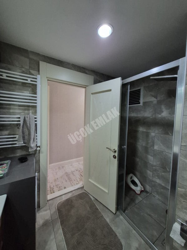 * AFYON ÜÇOK EMLAKTAN NAZMİ SAATÇİ MAH 3+1 127M² ASANSÖRLÜ EBEVEYN BANYOLU KİRALIK DAİRE *