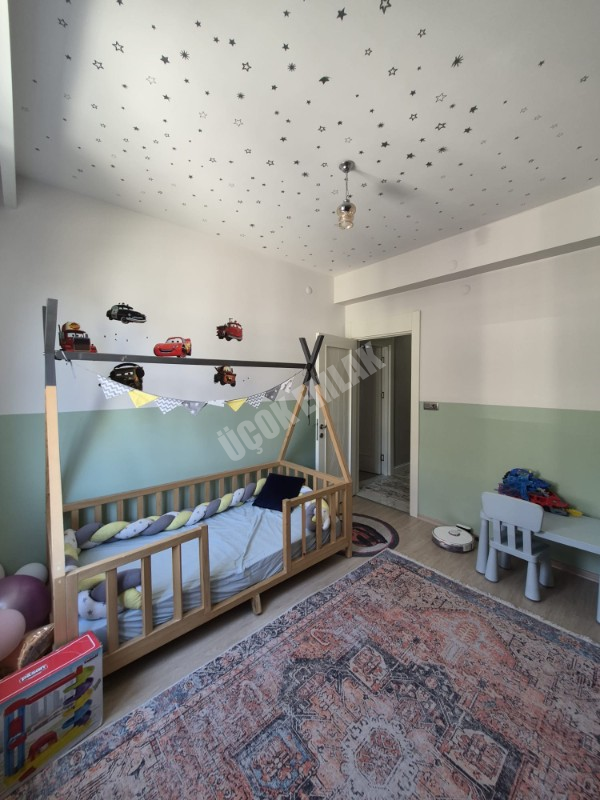 * AFYON ÜÇOK EMLAKTAN NAZMİ SAATÇİ MAH 3+1 127M² ASANSÖRLÜ EBEVEYN BANYOLU KİRALIK DAİRE *