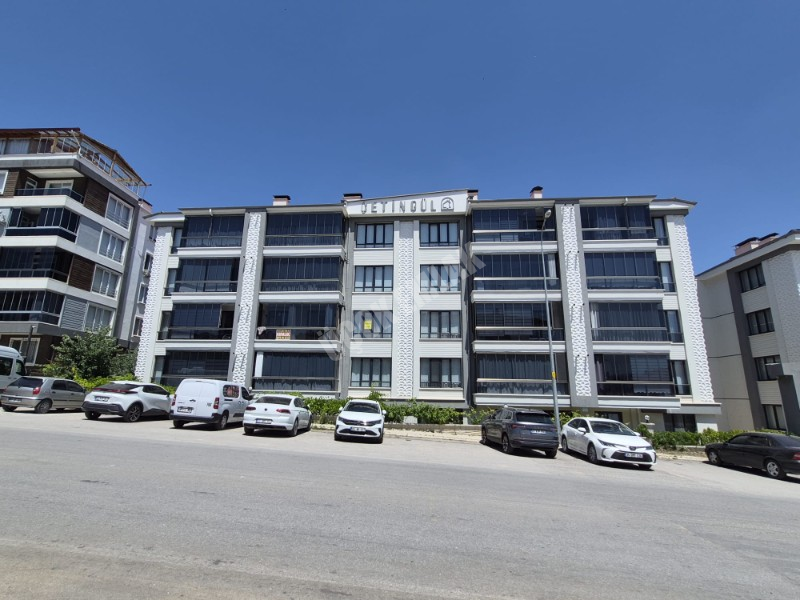 * AFYON ÜÇOK EMLAKTAN NAZMİ SAATÇİ MAH 3+1 127M² ASANSÖRLÜ EBEVEYN BANYOLU KİRALIK DAİRE *