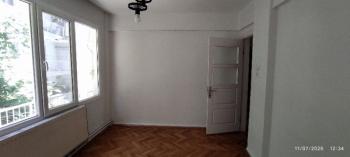 Antre Emlak'tan Satılık Bahçelievler'de Cadde Üstü 3+1,140 M2 Brüt Doğalgazlı Bakımlı Daire