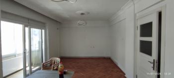 Antre Emlak'tan Satılık Bahçelievler'de Cadde Üstü 3+1,140 M2 Brüt Doğalgazlı Bakımlı Daire