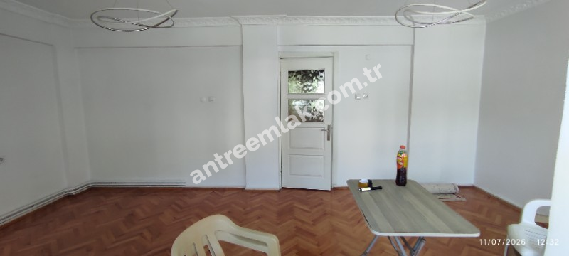 Antre Emlak'tan Satılık Bahçelievler'de Cadde Üstü 3+1,140 M2 Brüt Doğalgazlı Bakımlı Daire