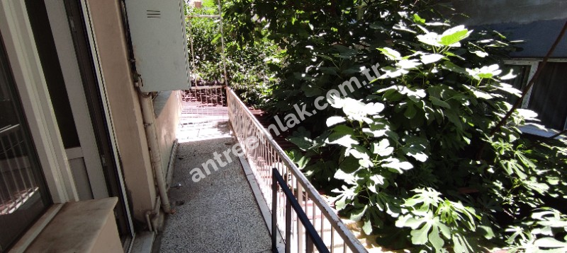 Antre Emlak'tan Satılık Bahçelievler'de Cadde Üstü 3+1,140 M2 Brüt Doğalgazlı Bakımlı Daire