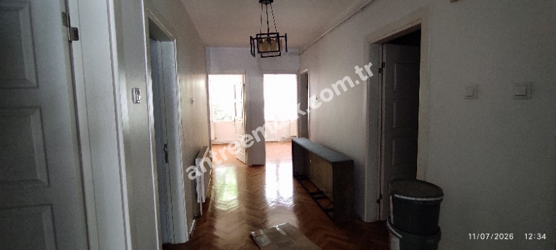 Antre Emlak'tan Satılık Bahçelievler'de Cadde Üstü 3+1,140 M2 Brüt Doğalgazlı Bakımlı Daire