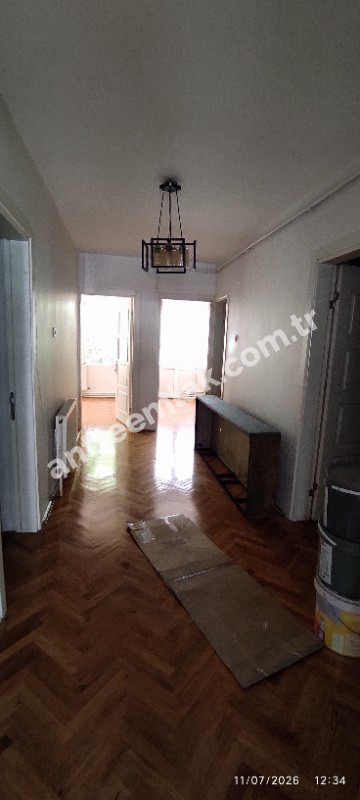 Antre Emlak'tan Satılık Bahçelievler'de Cadde Üstü 3+1,140 M2 Brüt Doğalgazlı Bakımlı Daire