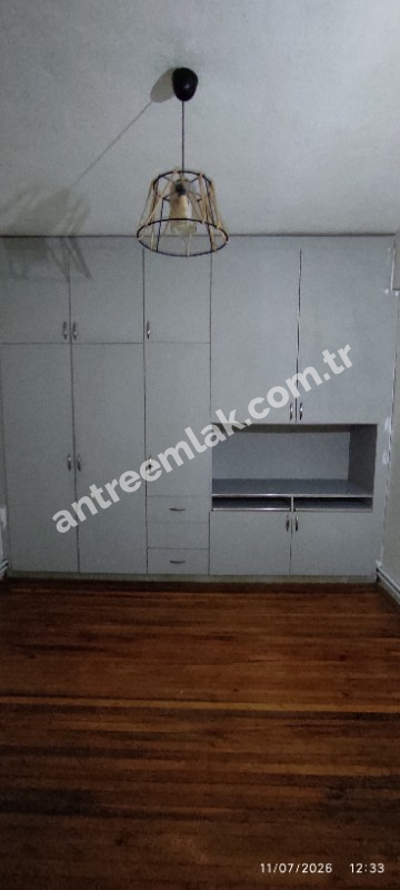 Antre Emlak'tan Satılık Bahçelievler'de Cadde Üstü 3+1,140 M2 Brüt Doğalgazlı Bakımlı Daire