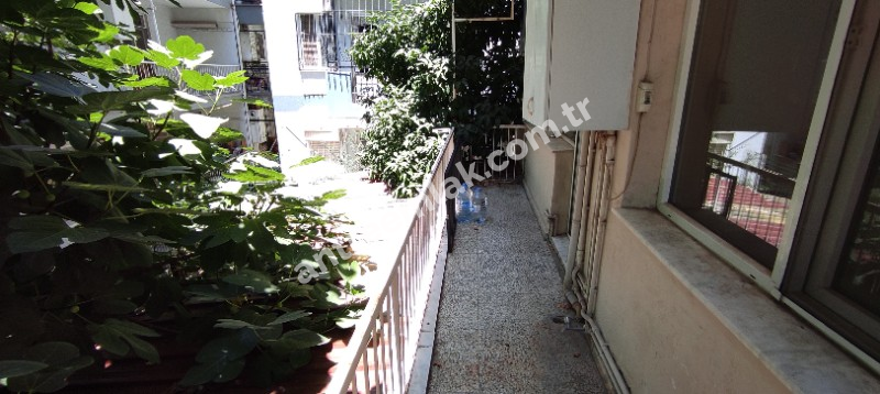 Antre Emlak'tan Satılık Bahçelievler'de Cadde Üstü 3+1,140 M2 Brüt Doğalgazlı Bakımlı Daire