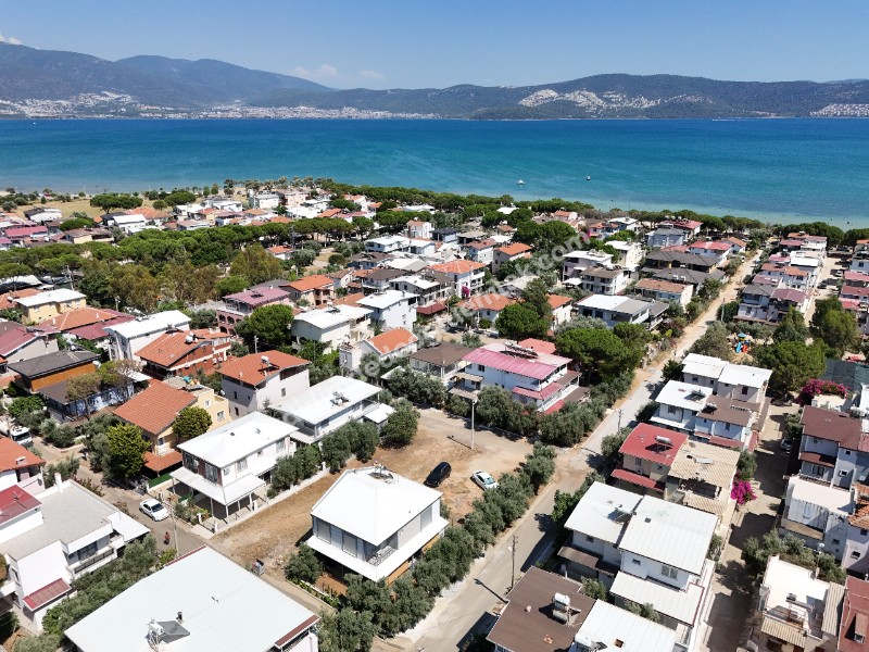 Didim Uslu Sitesinde Denize Çok Yakın Satılık Arsa