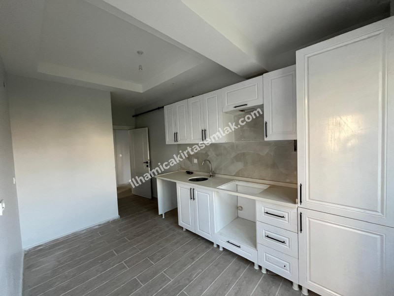 SATILIK YENİ YAPI GENİŞ 2+1 DAİRE!