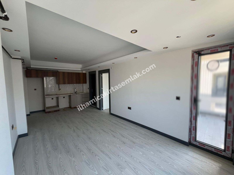 SATILIK MERKEZİ KONUMDA 1+1 DAİRE!