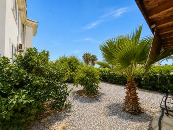 Girne Edremit'te Özel Havuzlu, Deniz Manzaralı 3+1 Satılık Villa