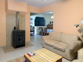 Girne Edremit'te Özel Havuzlu, Deniz Manzaralı 3+1 Satılık Villa