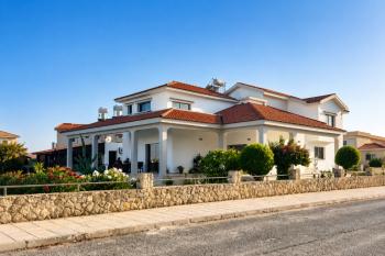 Gazimağusa Yeni Boğaziçi’nde Satılık 4+2 Müstakil Villa