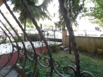 ÇORLUDA RESMİ KURUM VE FABRİKA SERVİS GÜZERGAHINA YAKIN EŞYALI 2+1 DAİRE 