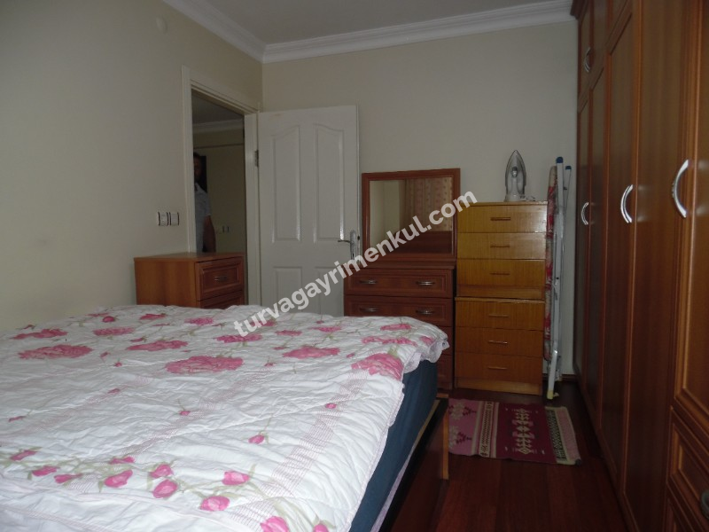 ÇORLUDA RESMİ KURUM VE FABRİKA SERVİS GÜZERGAHINA YAKIN EŞYALI 2+1 DAİRE 