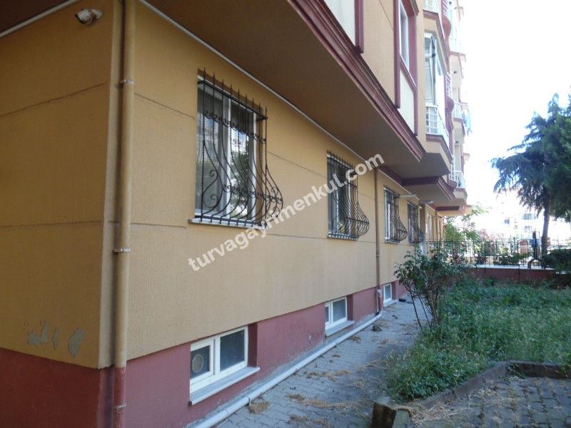 ÇORLUDA RESMİ KURUM VE FABRİKA SERVİS GÜZERGAHINA YAKIN EŞYALI 2+1 DAİRE 