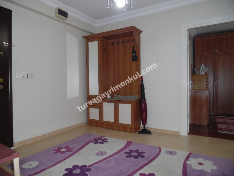 ÇORLUDA RESMİ KURUM VE FABRİKA SERVİS GÜZERGAHINA YAKIN EŞYALI 2+1 DAİRE 